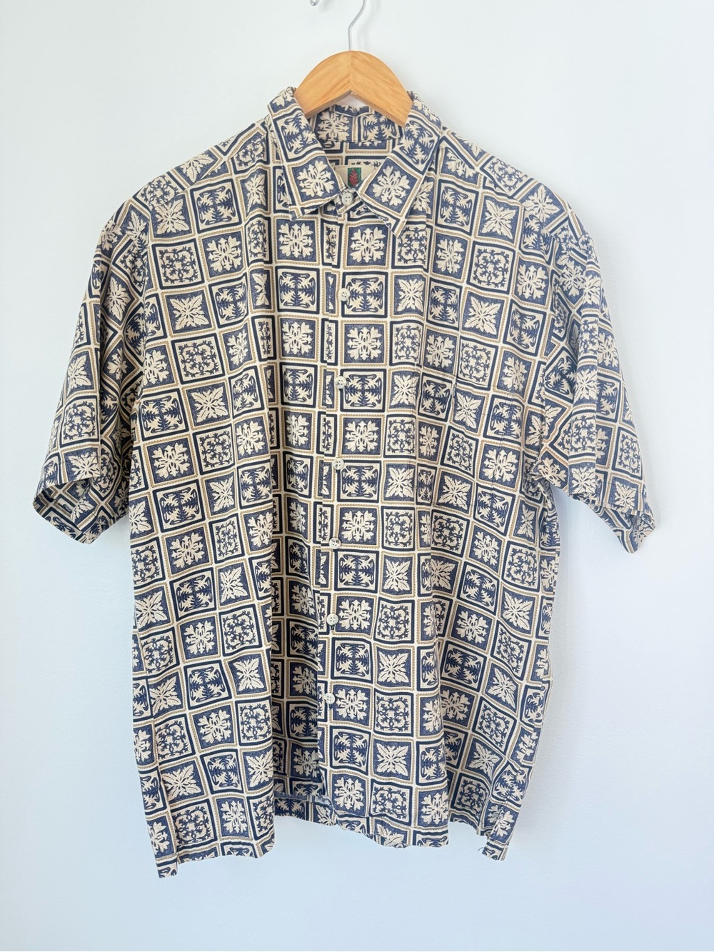 Tori Richard Honolulu vintage-style Hawaiian "Aloha" shirt